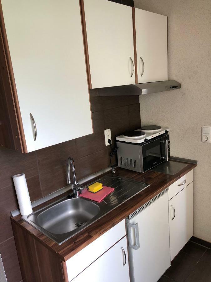 Ruhiges Apartment Mit Blick In Den Garten Alsdorf Bagian luar foto